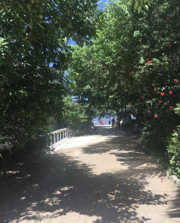 Apartamento Dona Frida Prainha com WiFi recém reformado Caraguatatuba Exterior foto